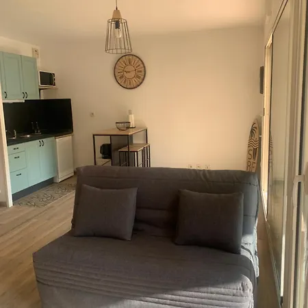 Petit Cocon Dans Le 8 Eme Apartment *