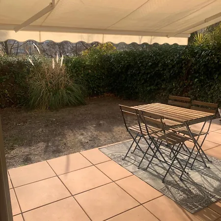 Petit Cocon Dans Le 8 Eme Apartment *